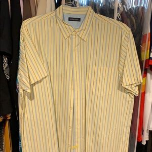 Short sleeve button down